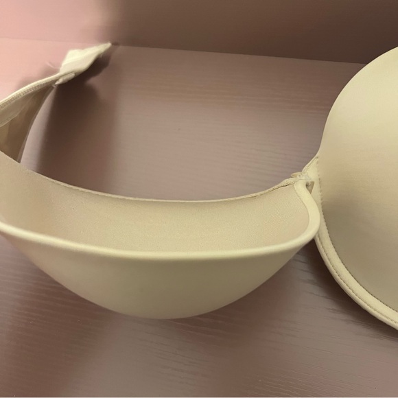 Wacoal Strapless Bra - Picture 9 of 9